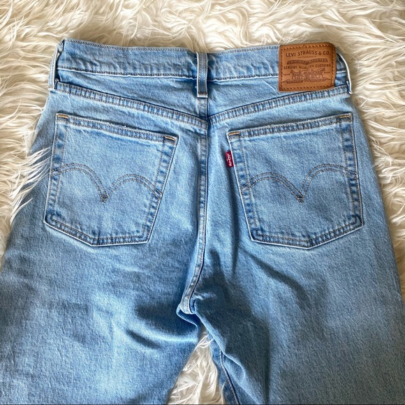 Levi’s light wash “wedgie” jeans - Picture 3 of 5
